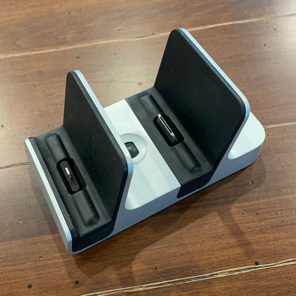 Belkin Dual Charging Station